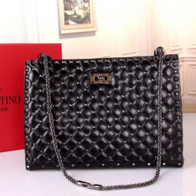 발렌** 스파이크 쇼퍼백 GARAVANI ROCKSTUD SPIKE SHOPPING BAG V520010