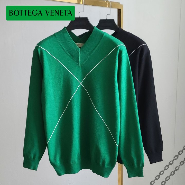 BOTTEGA VENETA 보**베** V트임 니트