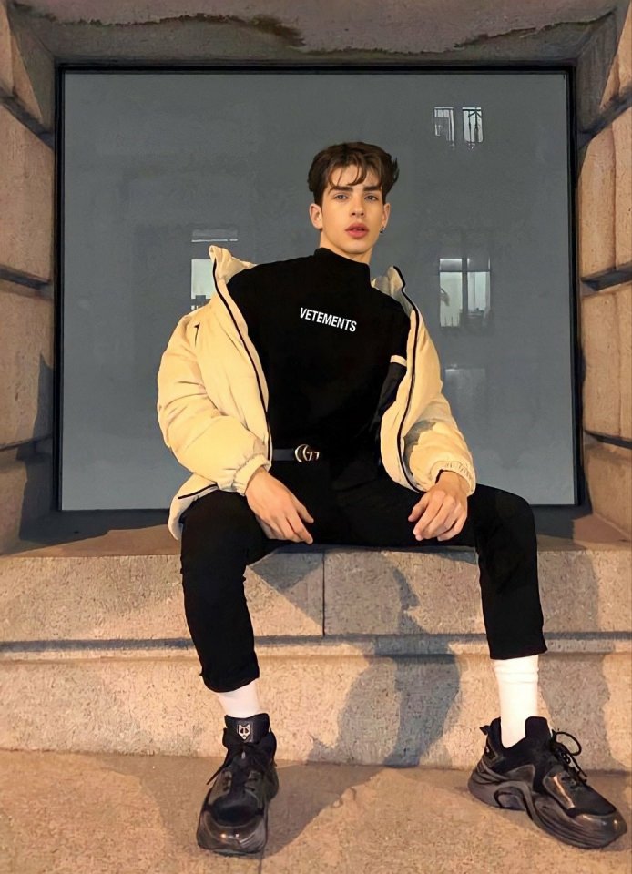  베트*(VETEMENTS)리버스 커플터틀넥