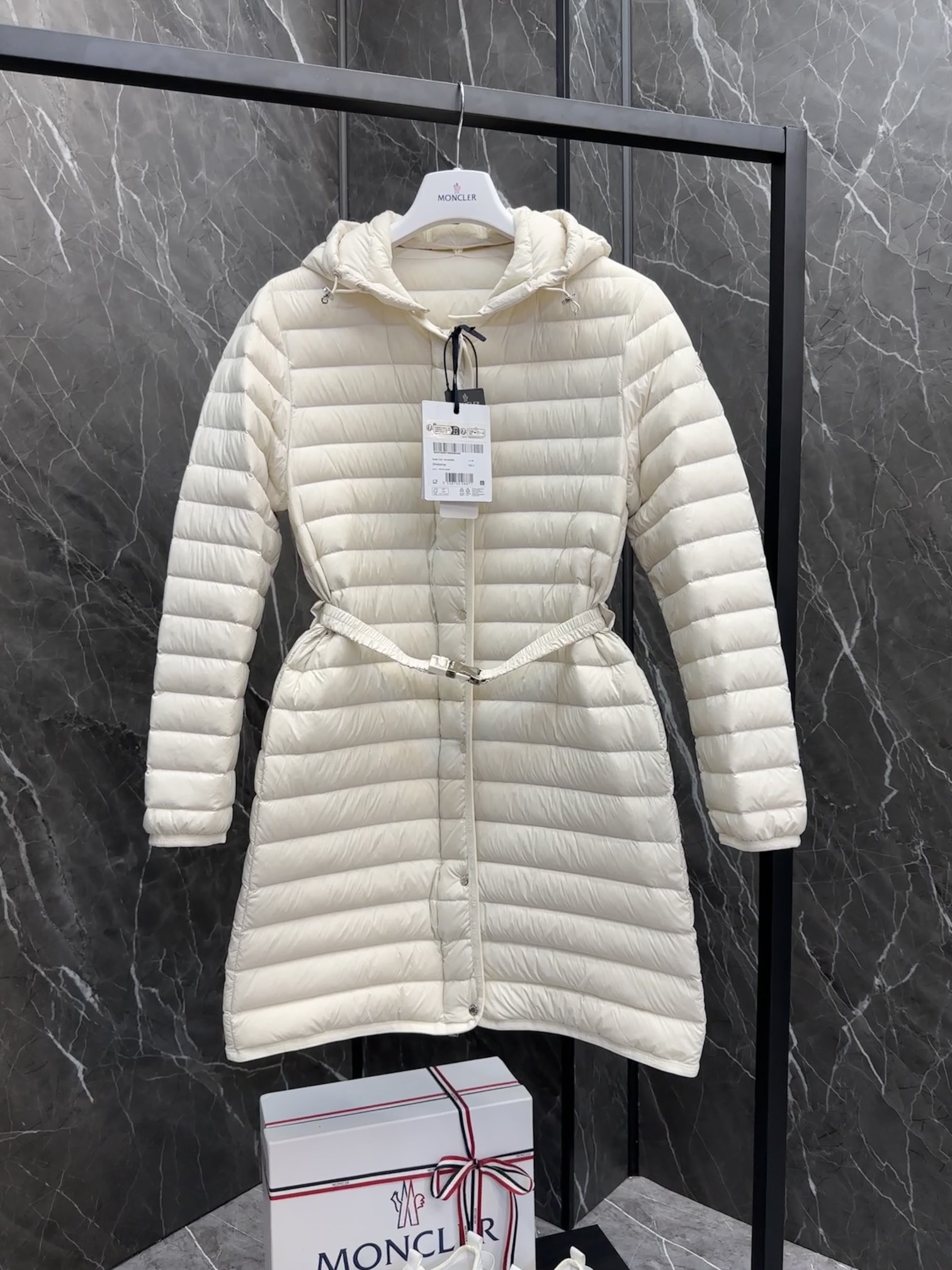 몽*** 구스다운 롱패딩 Moncler Oredonne